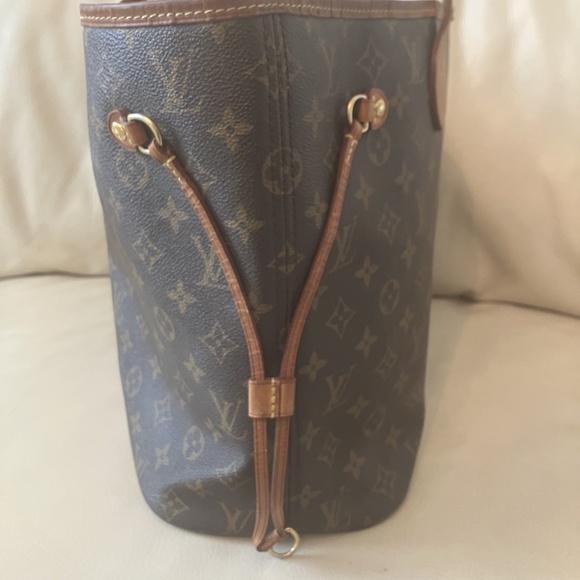 Louis Vuitton Neverfull MM - Picture 4 of 10